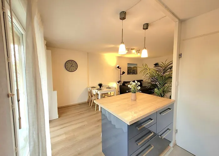 Cozy Pool View Of Cite Des Vins Διαμέρισμα